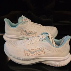Hoka Mach 6